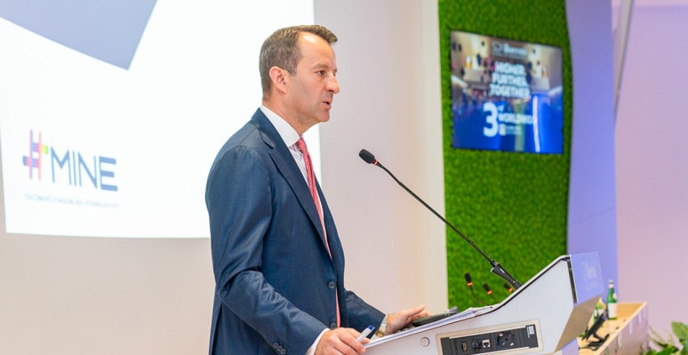 first_Banking_Day_news_774.jpg